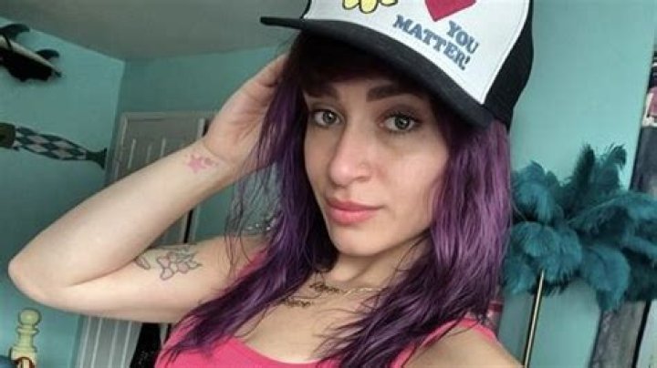 AmandaLee Fago Height, Weight, Net Worth, Age, Birthday, Wikipedia, Who, Instagram, Biography