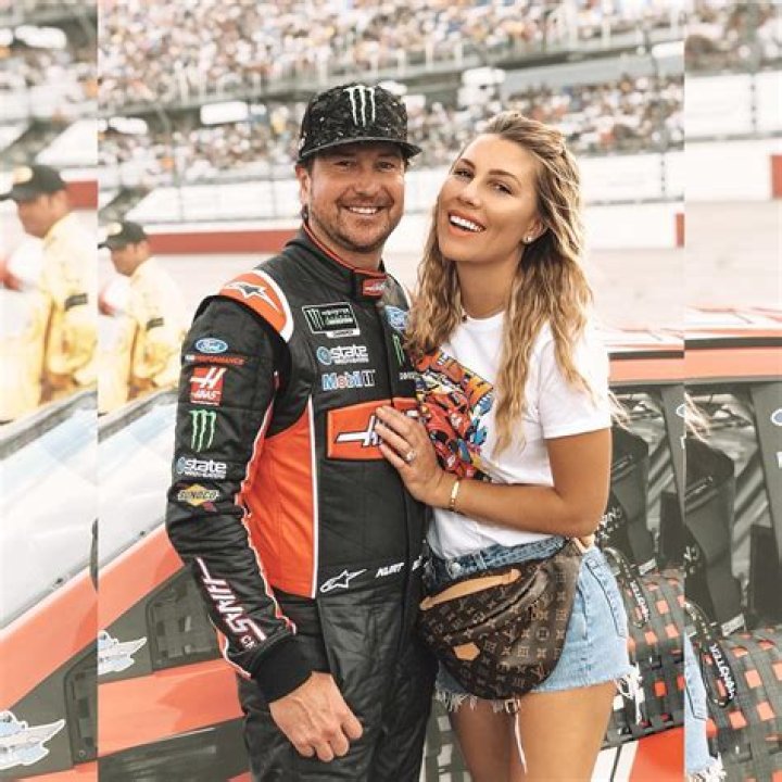 
Ashley Van Metre Height, Weight, Net Worth, Age, Birthday, Wikipedia, Who, Nationality, Biography 