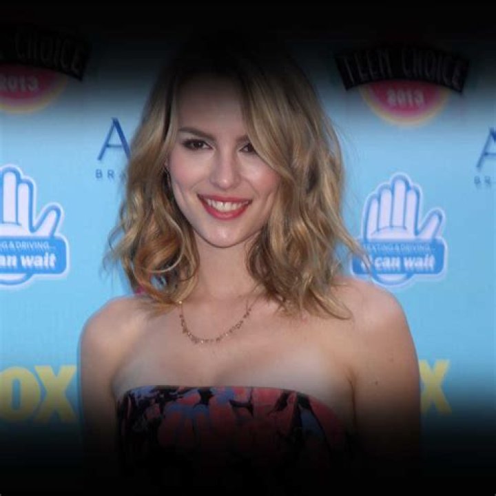 
Bridgit Mendler Height, Weight, Net Worth, Age, Birthday, Wikipedia, Who, Instagram, Biography 