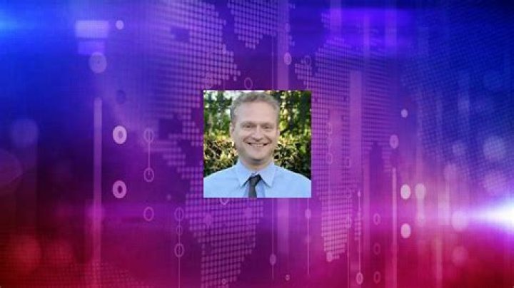 David Javerbaum Height, Weight, Net Worth, Age, Wiki, Who, Instagram, Biography