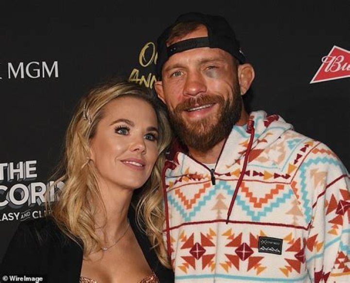 
Donald Cerrone is not Married to Wife. Dating Girlfriend: Lindsay Sheffield 