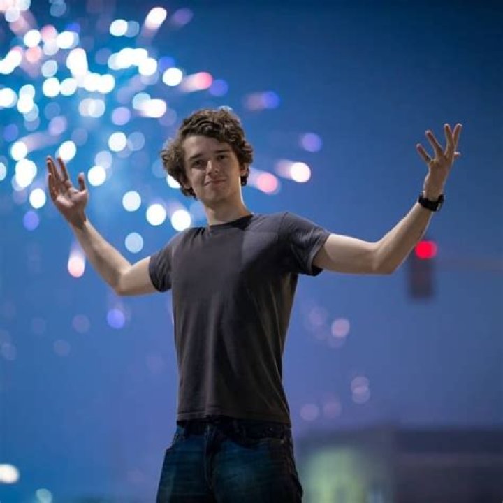 
Eret Height, Weight, Net Worth, Age, Birthday, Wikipedia, Who, Nationality, Biography 