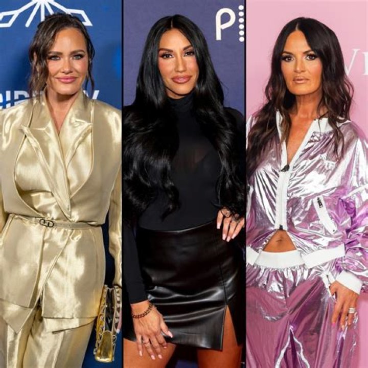 Here Is Why Everyone Thinks Meredith Marks Might Wear A Chest Plate, Surgery & Health Update