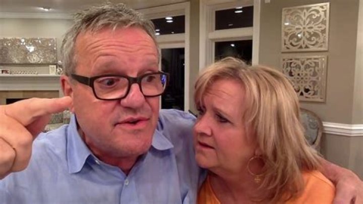 Is Mark Lowry Gay and Is He Married?
