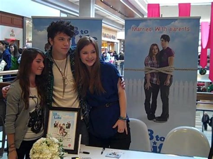 Is Michael Seater Married To Wife Or Gay? Age Wiki – Is He Dating Stacey Farber?