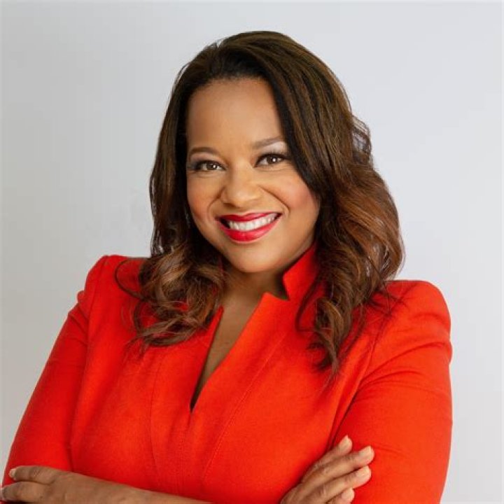 Is The American Business Correspondent Diane King Hall Leaving CBS News?