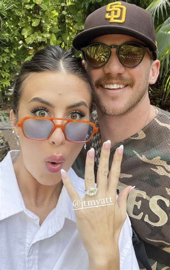 Jeffrey Travis Myatt, Kassi Ashton Boyfriend Age And Instagram Photos