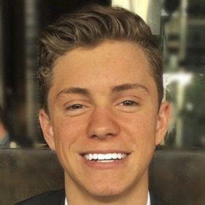 
John Robert Sess (TikTok Star) Biography, Age, Girlfriend, Height, Net Worth 