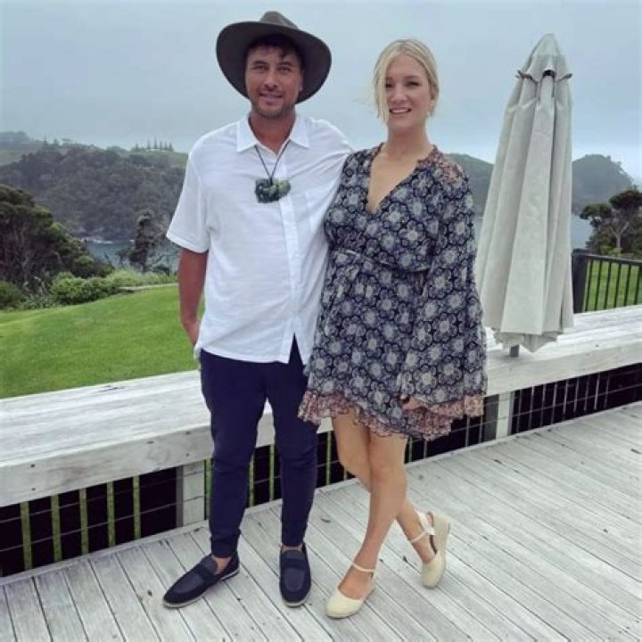 Krysten and Mitch Height, Weight, Net Worth, Age, Birthday, Wikipedia, Who, Nationality, Biography