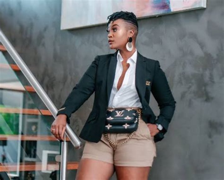 
Lamiez Holworthy Height, Weight, Net Worth, Age, Birthday, Wikipedia, Who, Nationality, Biography 