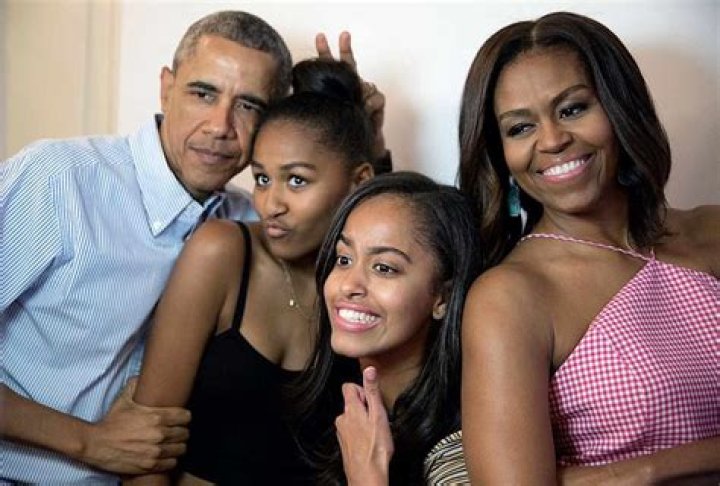 
Michelle Obama Playfully Recalls Daughters Hosting Her and Barack for Cocktails: ‘Martinis Were a Little Weak’ 