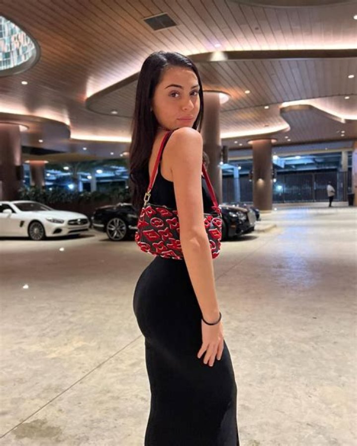 
Mirandah TikTok, Height, Weight, Net Worth, Age, Wiki, Who, Instagram, Biography 