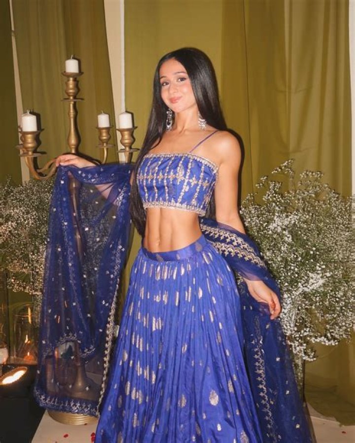 
Nona Bayat Height, Weight, Net Worth, Age, Birthday, Wikipedia, Who, Nationality, Biography 