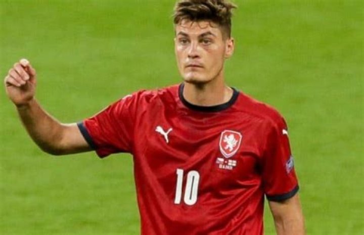 
Patrik Schick Height, Weight, Net Worth, Age, Birthday, Wikipedia, Who, Nationality, Biography 