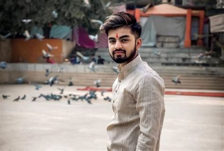 
Rohit Singhania Height, Weight, Net Worth, Age, Birthday, Wikipedia, Who, Nationality, Biography 