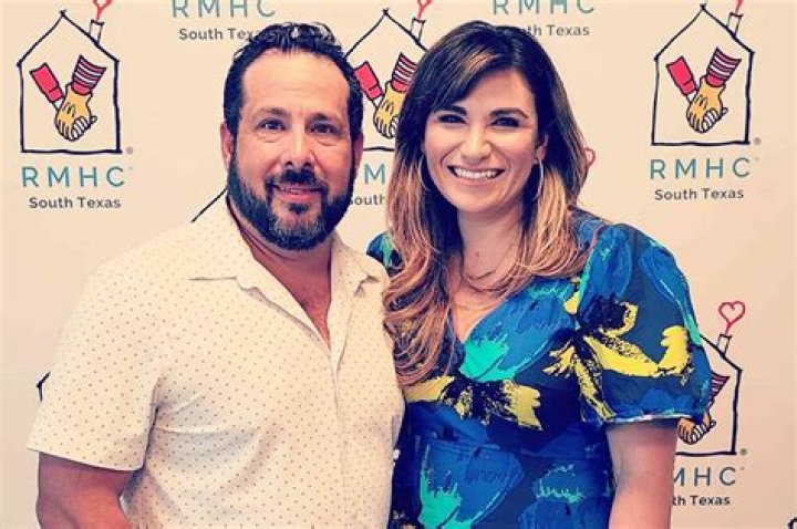 
Steve and Renae Treviño’s marriage : Renae Treviño’s Biography 