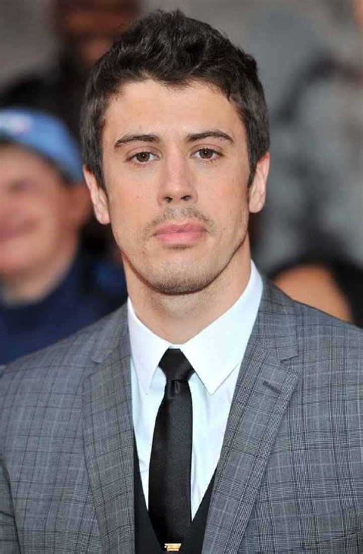 Toby Kebbell Height, Weight, Net Worth, Age, Birthday, Wikipedia, Who, Nationality, Biography