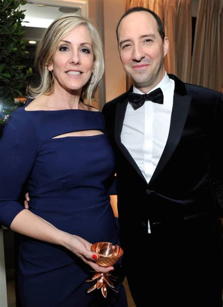 Tony Hale is Married to Wife: Martel Thompson. Kids: Loy Ann.