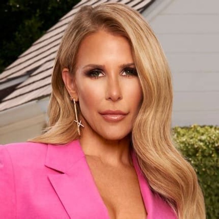 Tracy Tutor Height, Weight, Net Worth, Age, Birthday, Wikipedia, Who, Nationality, Biography