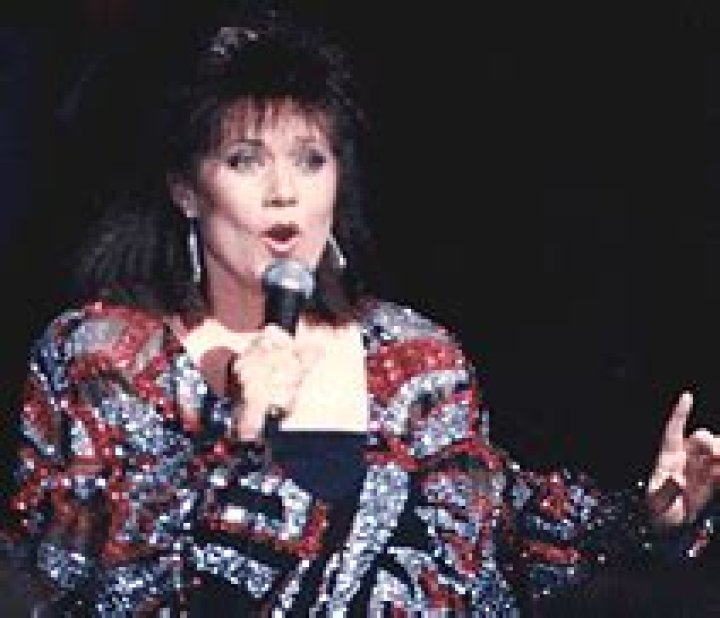 What Illness Does Ralna English Have? Everything To Know About The American Singer