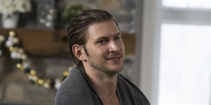 What is Greyston Holt doing now? Married to Cristina Rosato? Bio