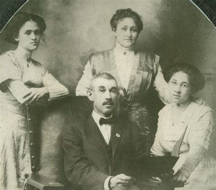 
Who Are Noah Taliferro Parents Curtis Spaulding & Monique Spaulding? Family Details About The ‘Hollywood Stargirl’ Actor 