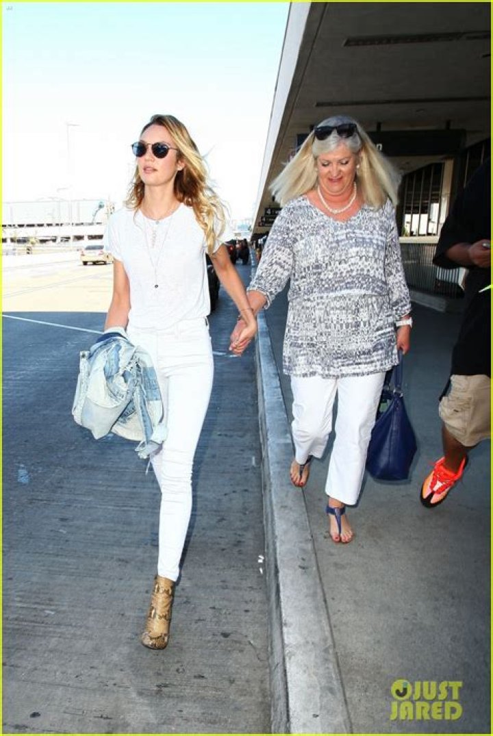 
Who Is Candice Swanepoel’s Mom, Eileen Swanepoel? 