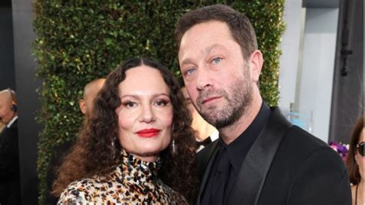 
Who Is Ebon Moss-Bachrach Wife Yelena Yemchuk? Meet His Children & Family 