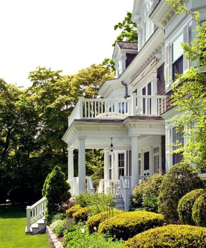 
Who Is Hadley Palmer From Belle Haven Greenwich Connecticut? Is She Arrested For Child Abuse? 