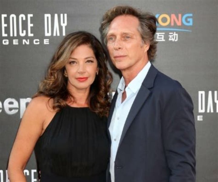 
William Fichtner is Married to Wife: Kymberly Kalil. Kids: Vangel Fichtner, Sam Fichtner 